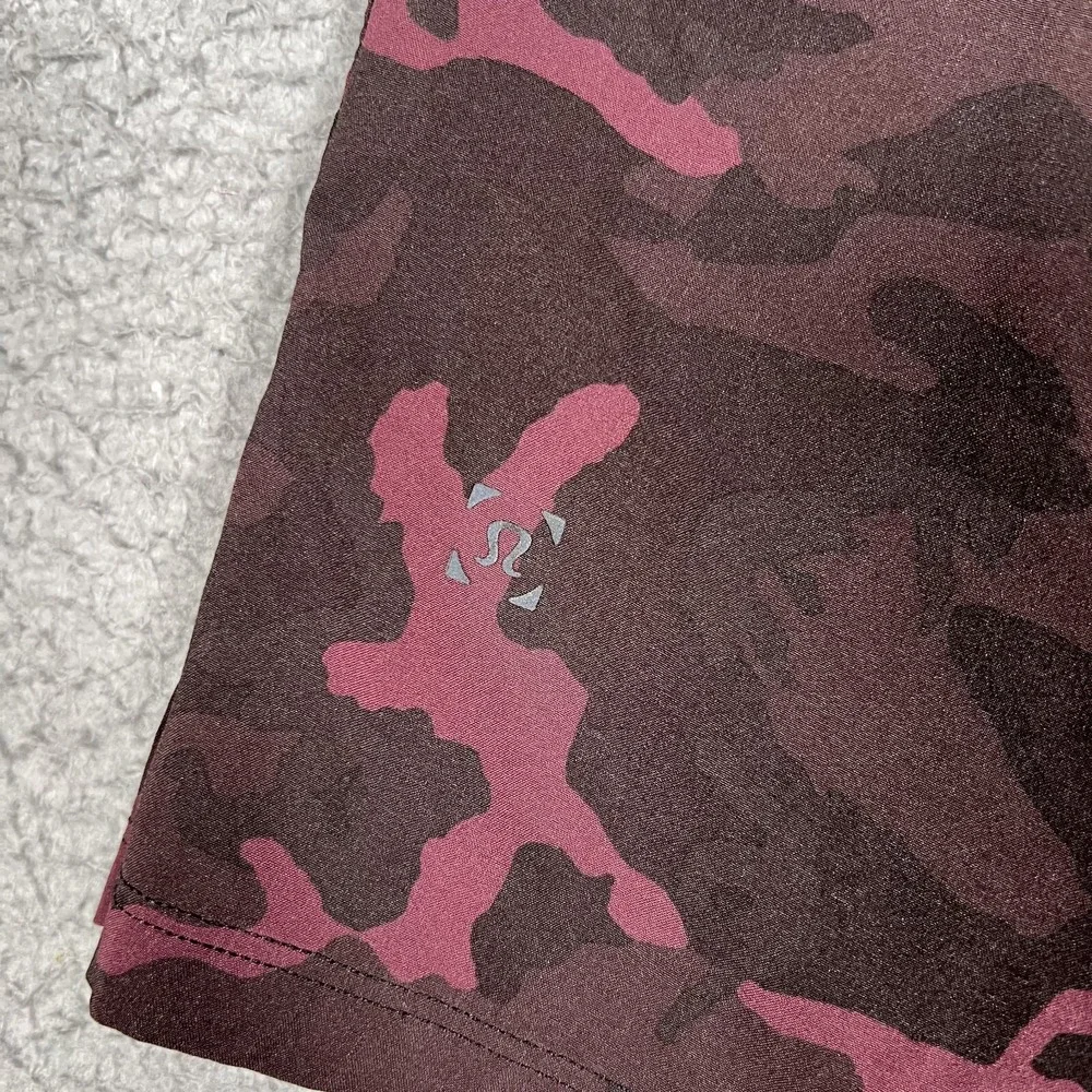 Lululemon Shorts Mens Medium Red Camo T.H.E. Linerless‎ 8